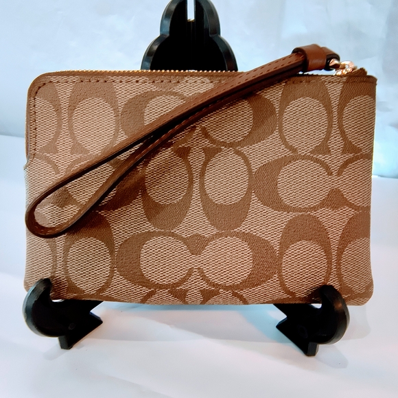 NWT COACH Corner Zip Wristlet in Signature Canvas, Khaki &Saddle Brown, F58035 - Picture 2 of 14